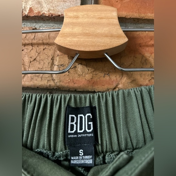Urban Outfitters BDG High Rise Parachute Baggy Green Cargo Pants - Picture 3 of 4